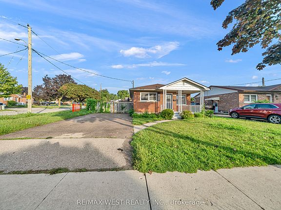 2nd image of 28 Donley St
