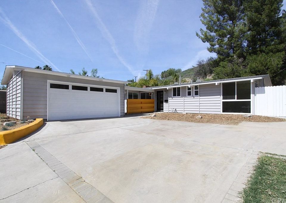 1st image of 4943 Bruges Ave