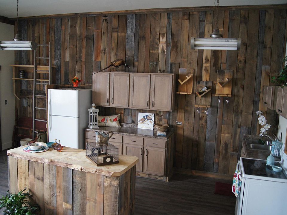 Newly Renovated One Bedroom Apt in Bark River, Mi.