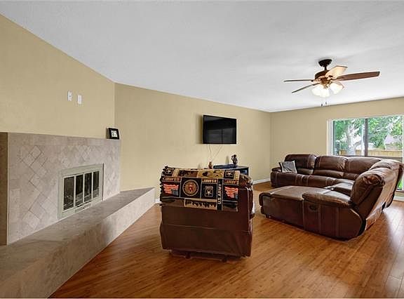 3rd image of 5305 Nash Dr