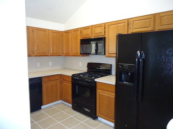 5th image of 211 Almond Dr