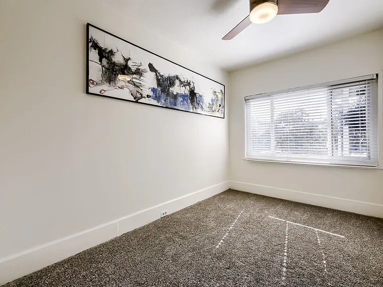 4664 Lincoln St — Photo 10