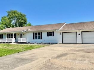 125 Megan Ln, Ottawa, KS 66067