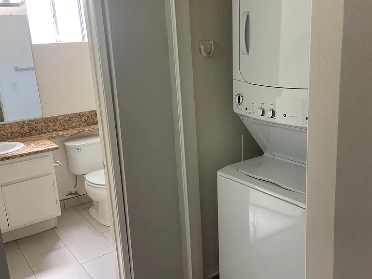 600 N Whitnall Hwy — Photo 10