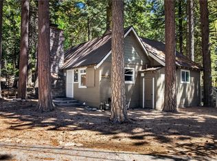 27917 Squirrel Ln, Lake Arrowhead, CA 92352