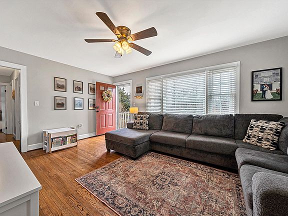 3rd image of 1072 Garner Rd