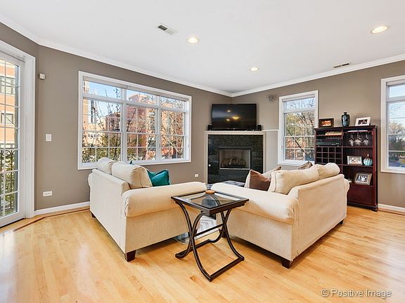2nd image of 1671 N Claremont Ave #6