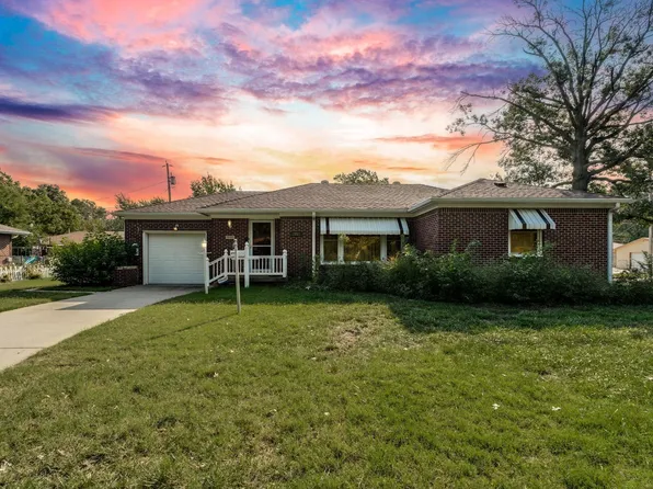 2052 S Volutsia Ave, Wichita, KS 67211