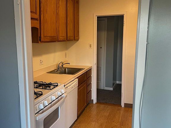 4th image of 3100 S Manchester St APT 419