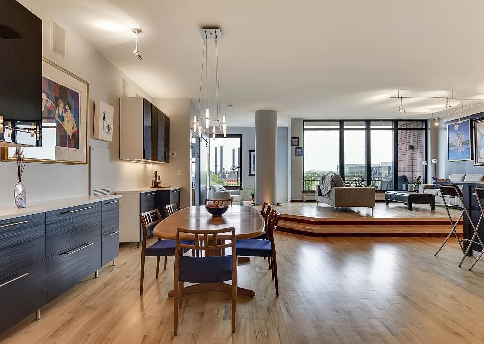 1st image of 215 10th Ave S Unit 406