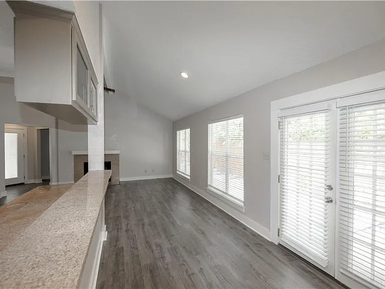 1302 Danbury Sq #A — Photo 18