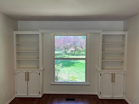 2nd image of 1201 W Brooks St