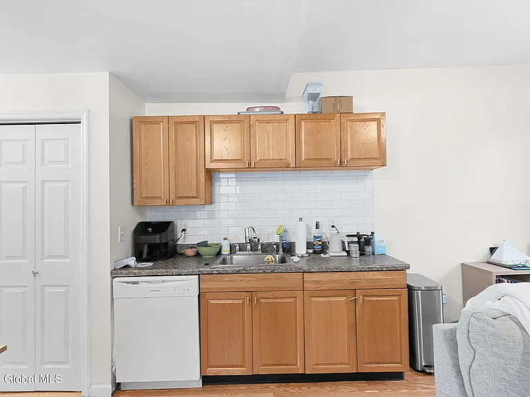 619 Union St #2 — Photo 3