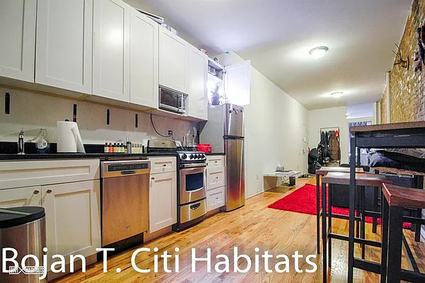 Rented by Citi Habitats | media 43