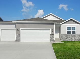 217 40th St SW, Altoona, IA 50009