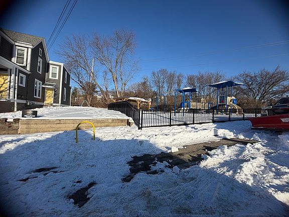 2nd image of 417 Washington Ave #2