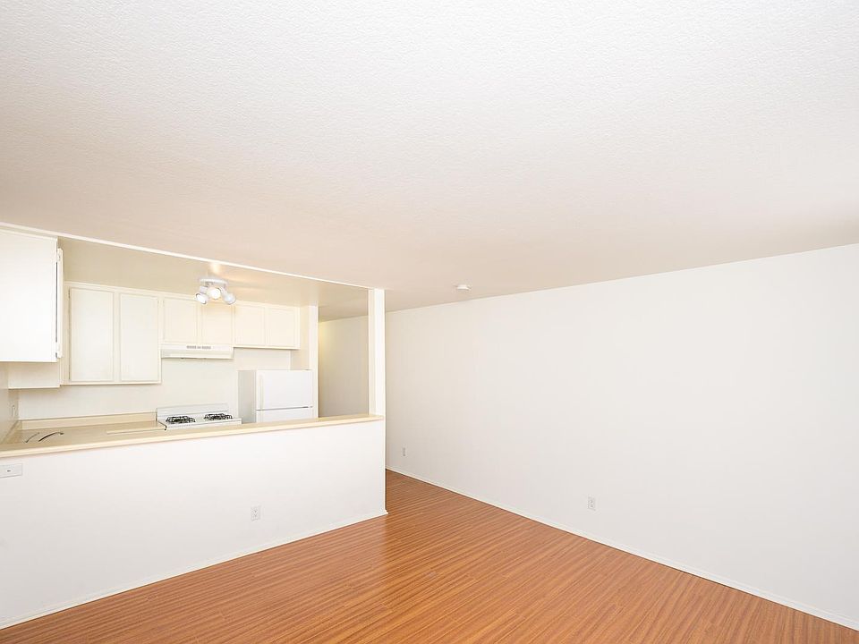 2nd image of 322 S Reno St