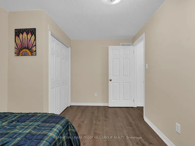 194 Country Ln #LOWER — Photo 10