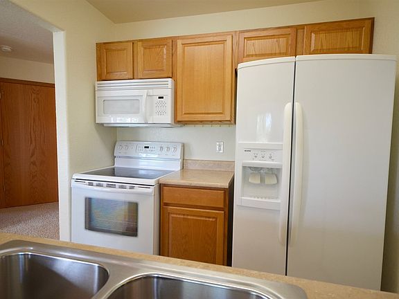 3rd image of 1412 Stone Ln APT 416