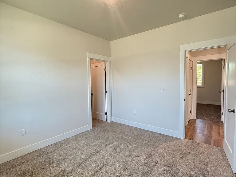 3145 Monaco Ct — Photo 18