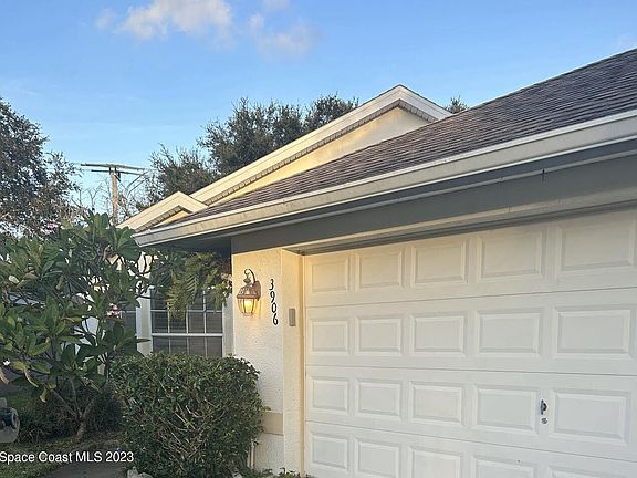 3rd image of 3906 Saint Armens Cir