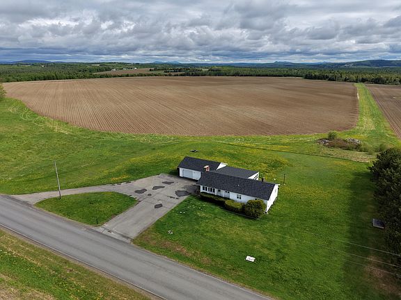 5th image of 383 Caribou Lake Road
