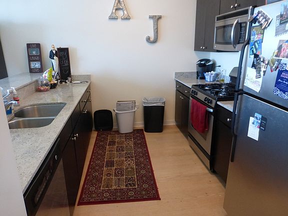 3rd image of 757 N Orleans St #2102