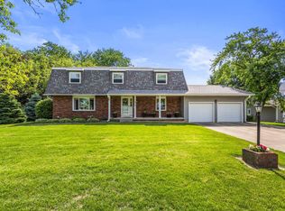 910 N Bell St, Gibson City, IL 60936
