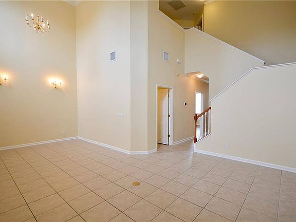 5th image of 807 Wynbrook Ln