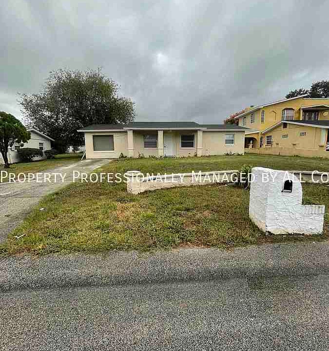 1st image of 2965 Warfield Dr