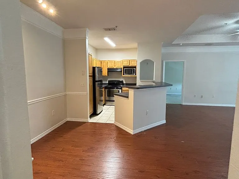 3468 Soho St #303 — Photo 4