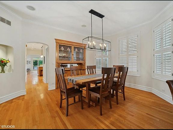 5th image of 2743 N Wilton Ave Unit 1