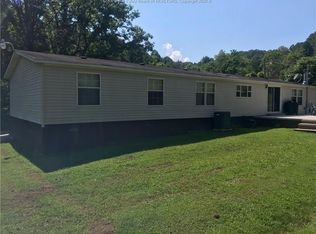 2234 Woods Dr, Saint Albans, WV 25177