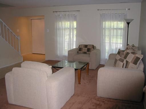 Formal Living Room & Foyer