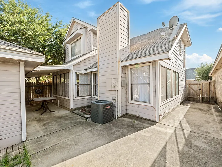 8629 Kinghaven St — Photo 31