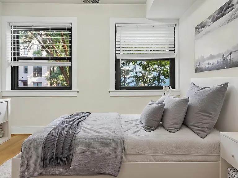 1300 K St SE #103 — Photo 4