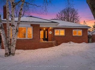 103 Rodney St, Barrie, ON L4M 4C2