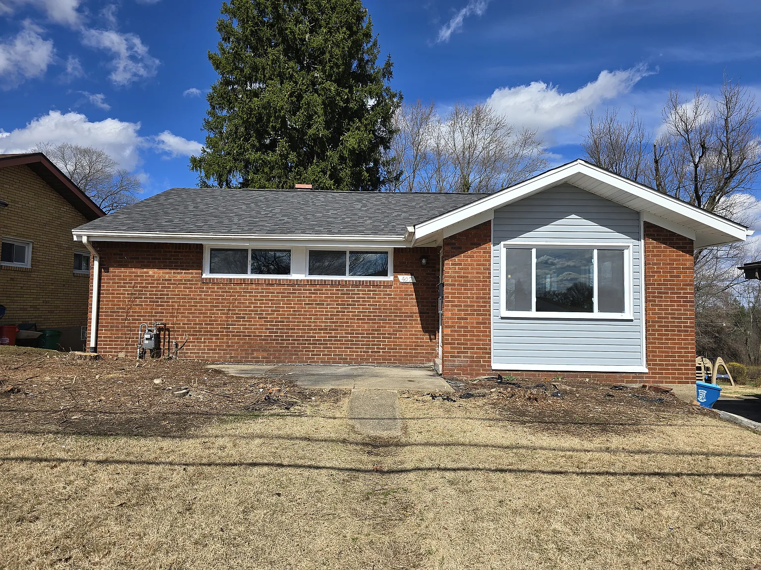 402 Dunbar Dr photo 1
