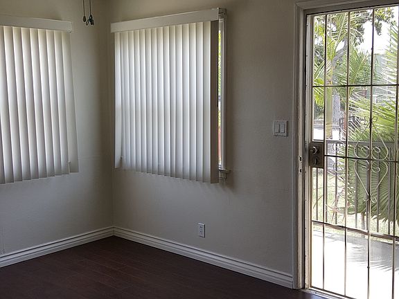 3rd image of 3905 W 113th St
