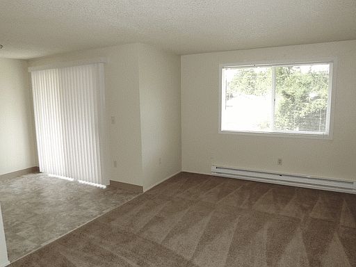 4th image of 20015 30th Ave E Unit 4