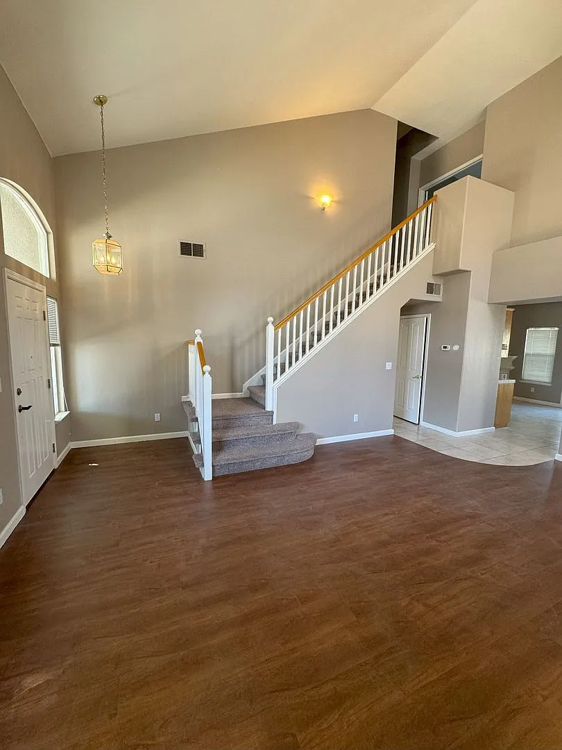 Great 4/2.5 In Rocklin!! Cul-De-Sac — Photo 3