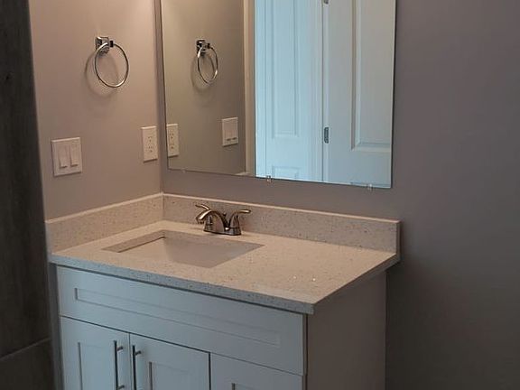 4th image of 205 NW 12th St #2
