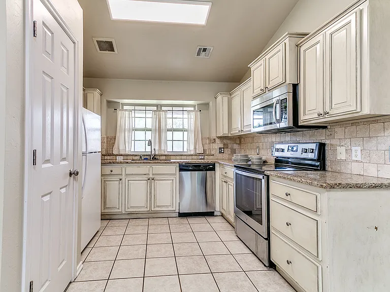 18100 Calle Way — Photo 9