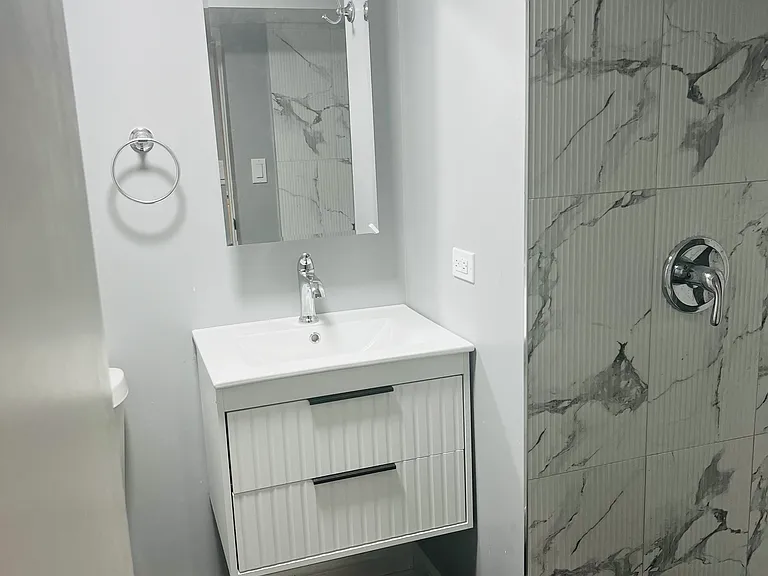 4443 W Montana St #BASEMENT — Photo 1
