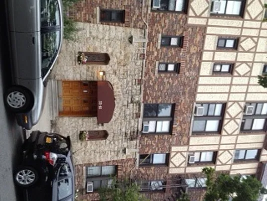 Rented by John Tsavalos LREB | media 8