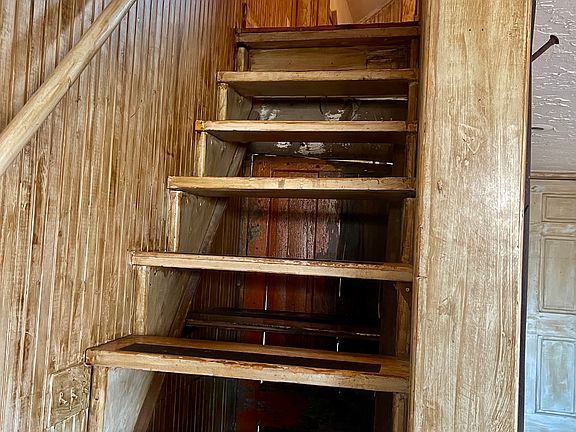 Starts to bed room and bath.