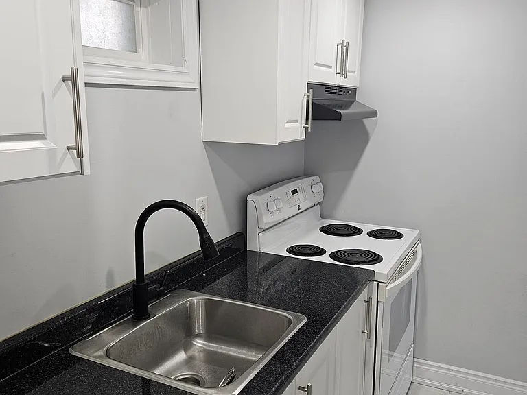 750 Willow Ave — Photo 6