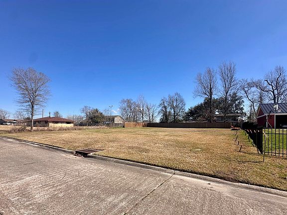 4th image of Rose Ln