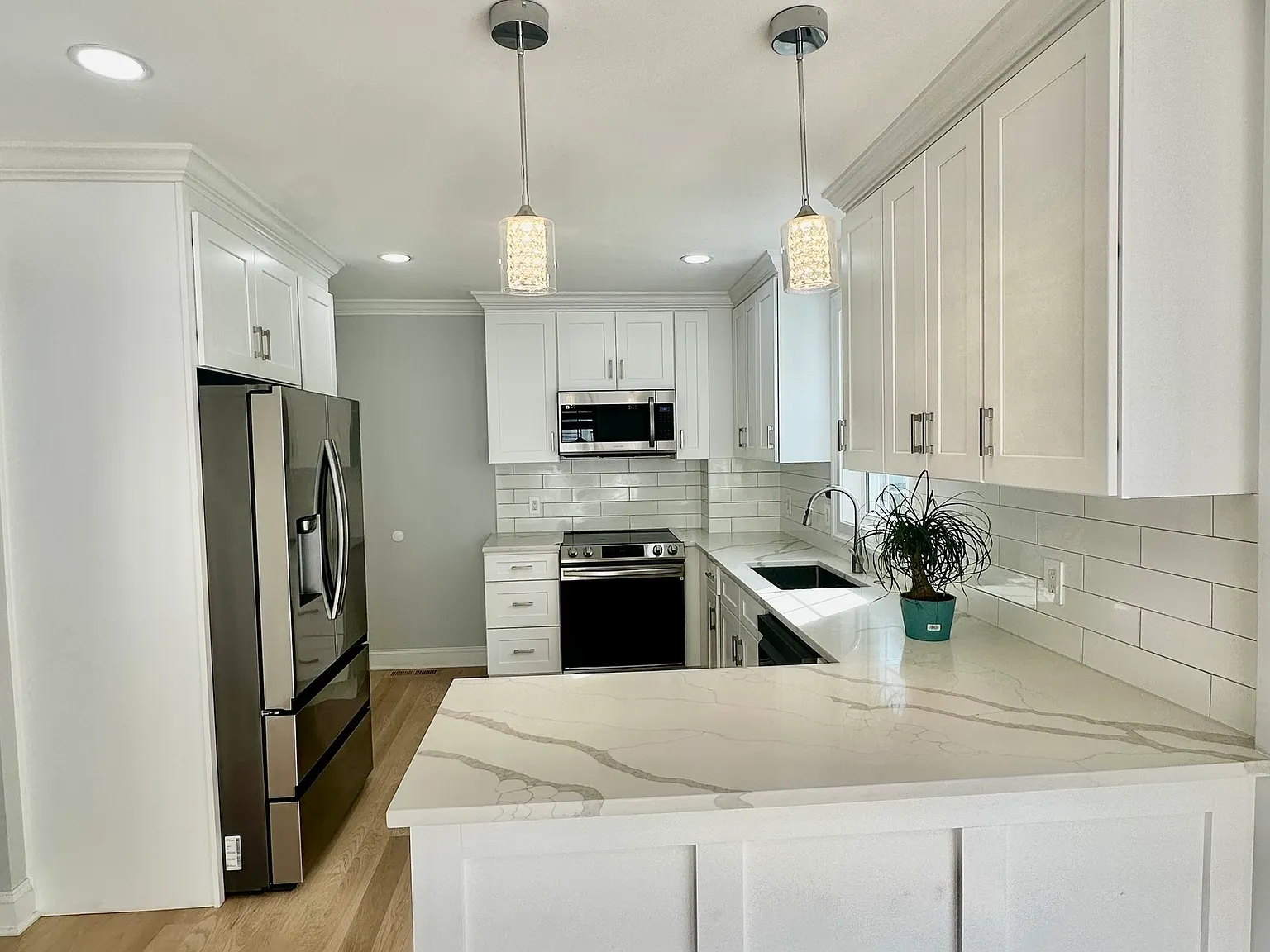 4 bed, 2.0 bath, 1875 sqft, $6,750 — Photo 3