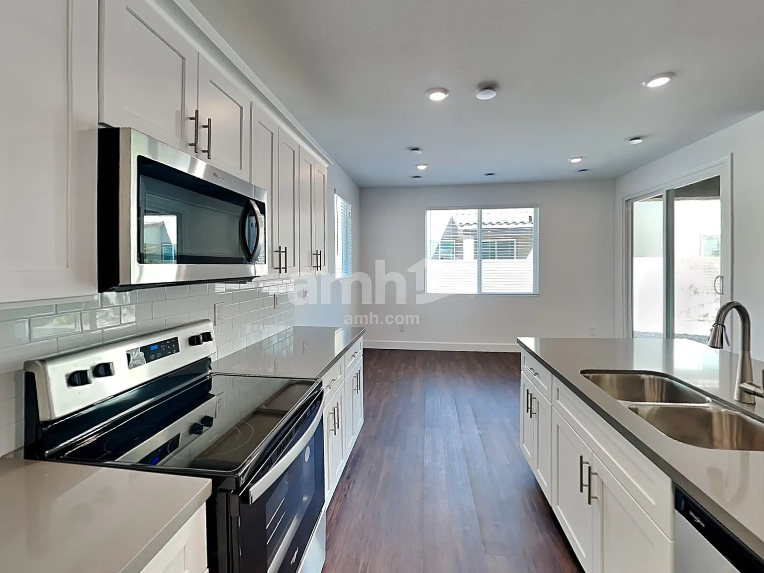 5 bed, 3.0 bath, 2487 sqft, $2,945 — Photo 4